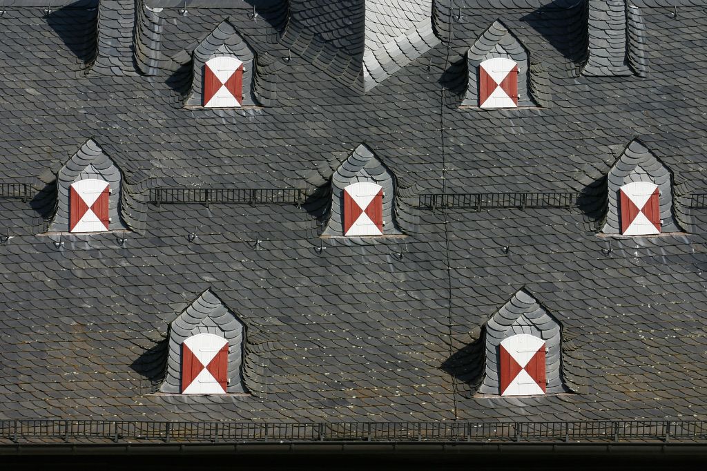 Roof with symmetrical windows